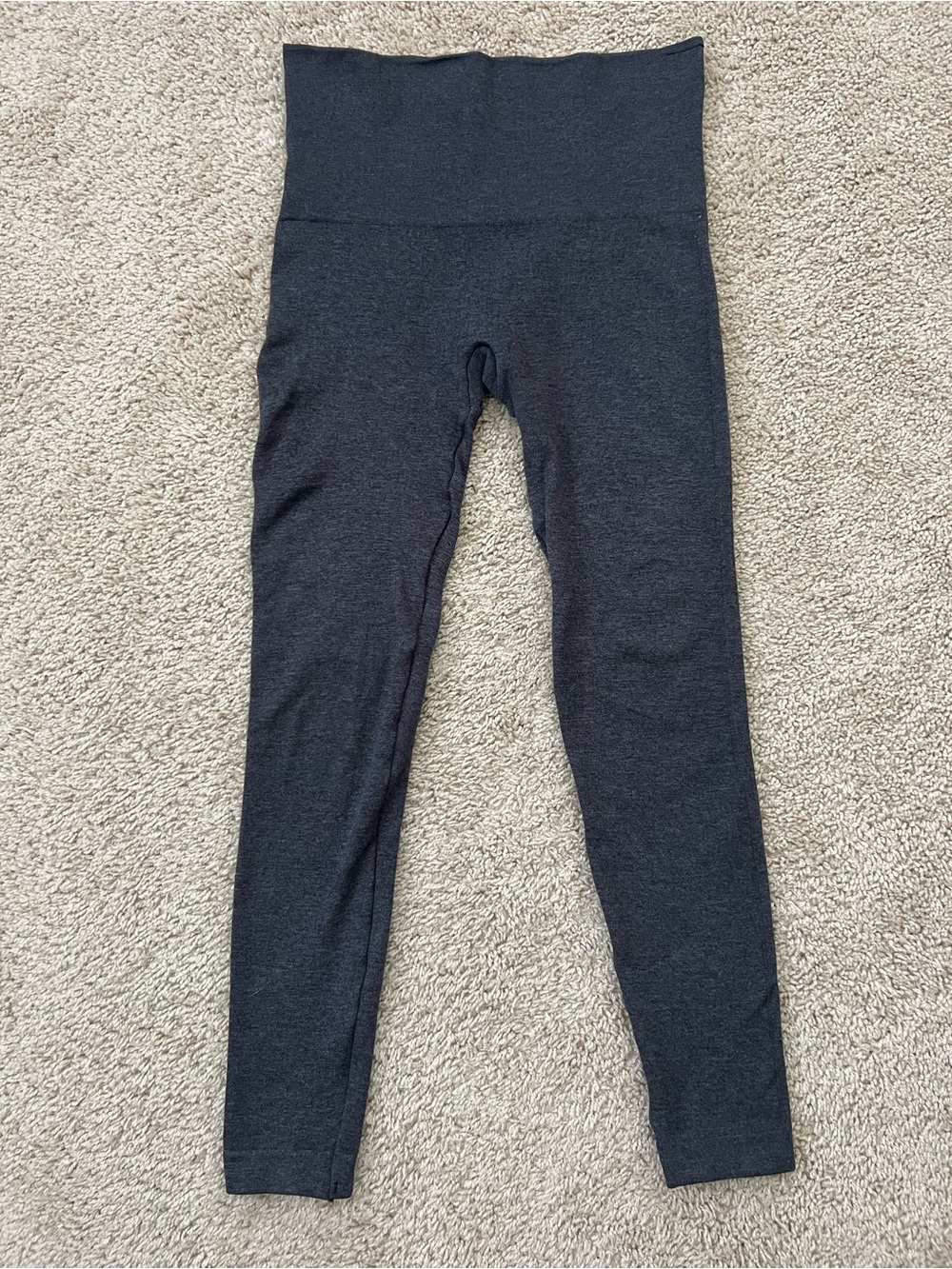 Spanx Women’s Small Gray Cropped Leggings